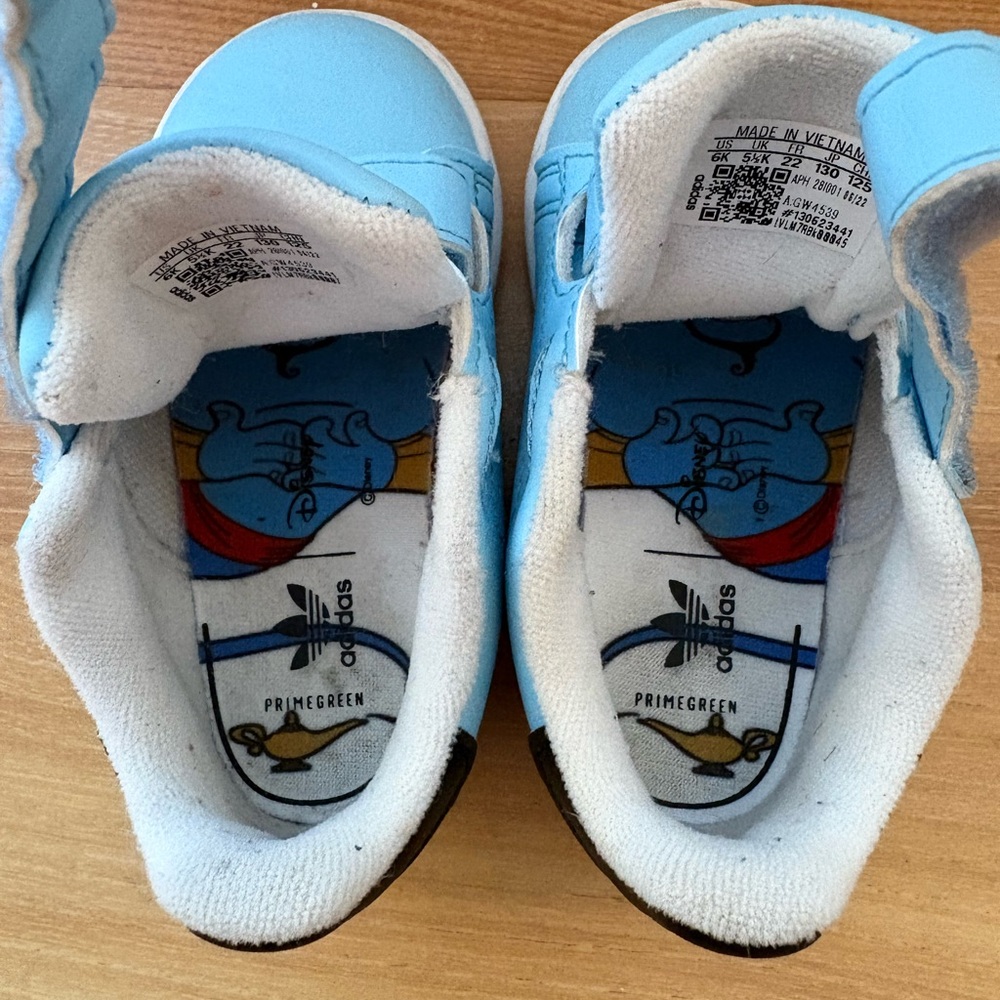 Adidas Kids' Light Blue Stan Smith Disney's Genie Sneakers - Picture 9 of 10